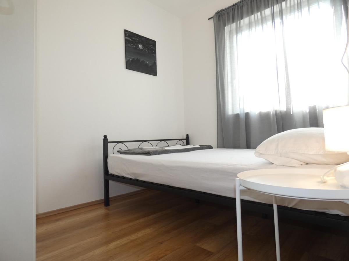 Holiday House Sia Jasenice  Extérieur photo